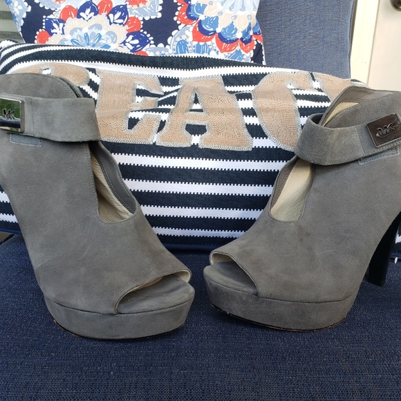 Michael Kors Gray Suede Boots/Booties US size 9M - Picture 1 of 7